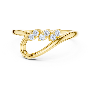 Elegant Leaf Wave Ring
