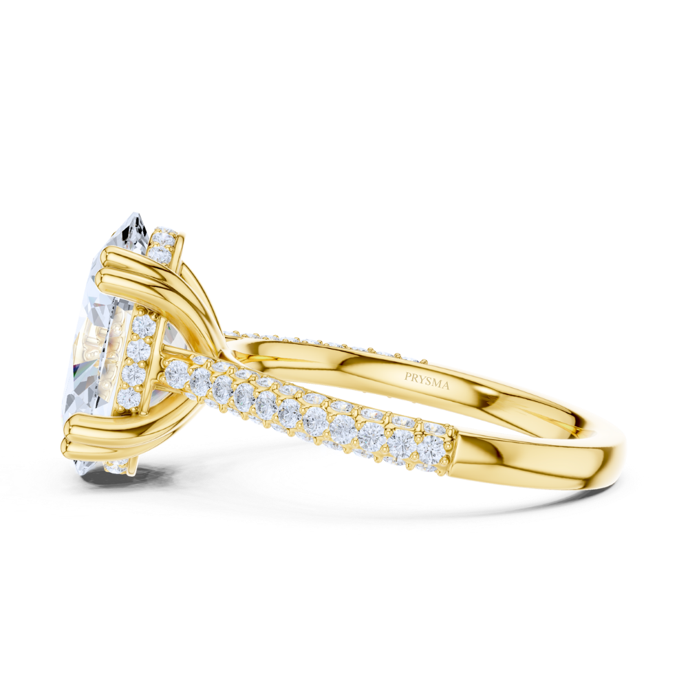 Oval Splendour Pavé Ring